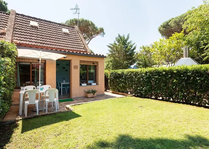 Seaside Near The Beach, Garden & Bbq