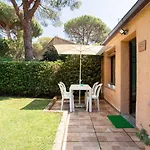 Seaside Near The Beach, Garden & Bbq *