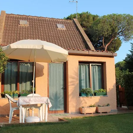 Seaside Near The Beach, Garden & Bbq *