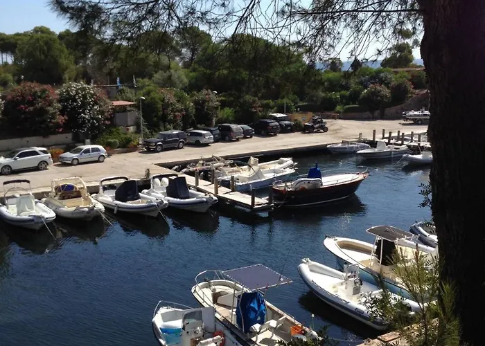 Seaside Near The Beach, Garden & Bbq 福特村